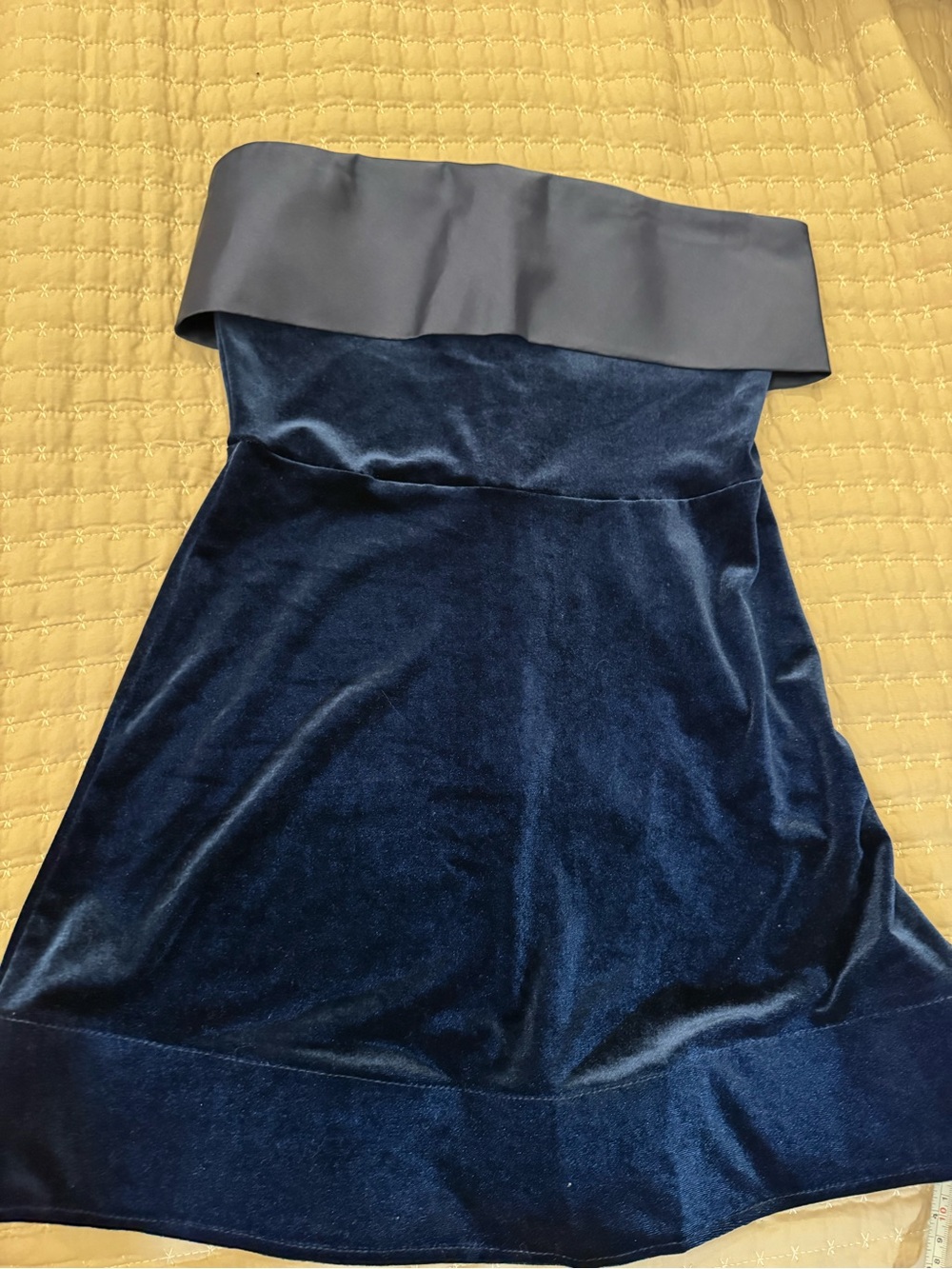 NWT Navy strapless  Velvet Prom Dress lighting was bad see additional pics pls